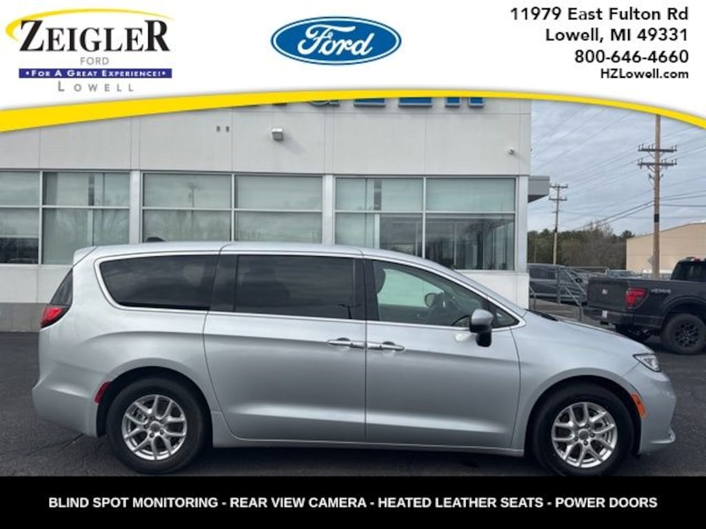 Used 2023 Chrysler Pacifica Touring L Van Passenger Van