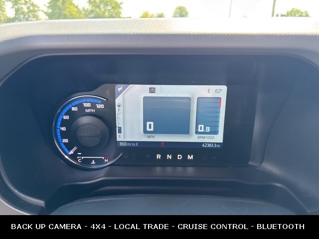 2023 Ford Bronco Base photo 3