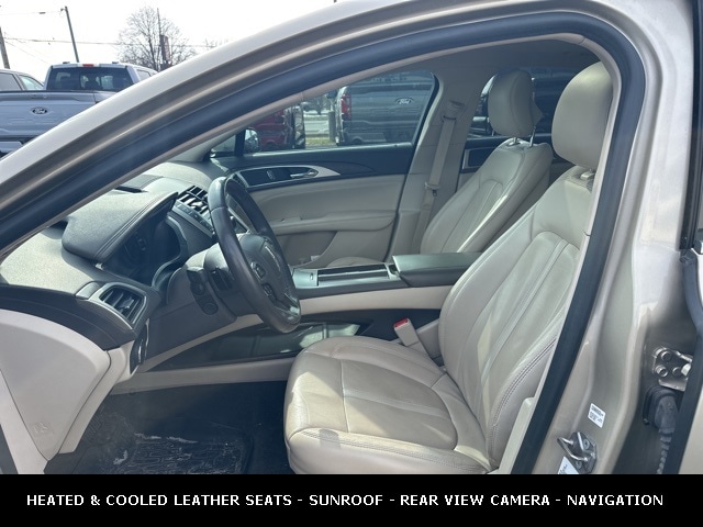 2017 LINCOLN MKZ - Image 2