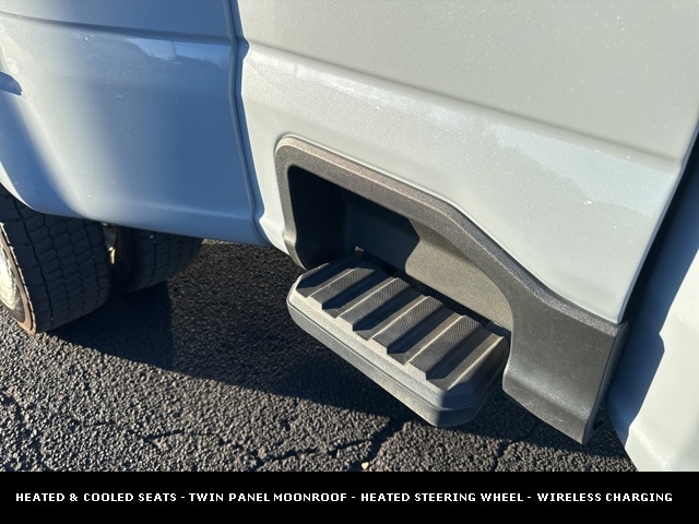 2025 FORD F-450 - Image 16