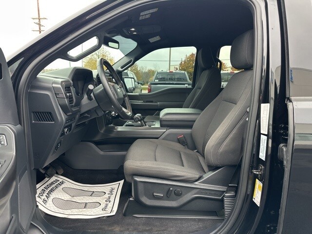 2024 Ford F-150 XLT photo 2