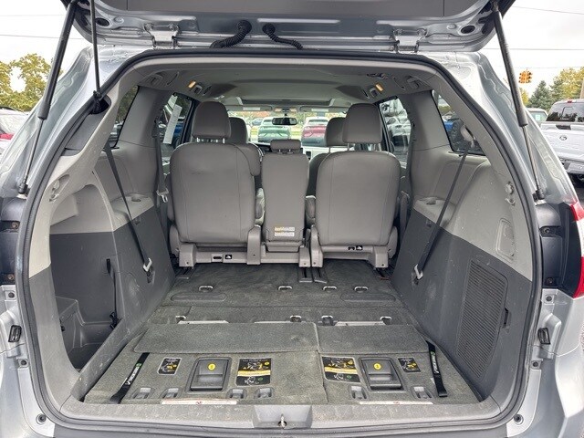 2016 TOYOTA SIENNA - Image 14