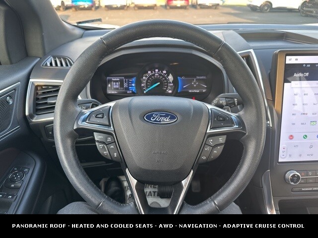2022 Ford Edge Titanium photo 3