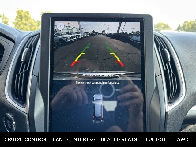 2023 Ford Edge SEL photo 4
