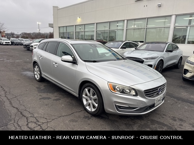 2016 VOLVO V60 - Image 5