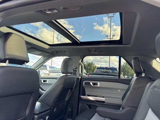 2023 Ford Explorer XLT photo 4