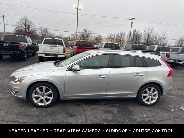 2016 VOLVO V60 - Image 8