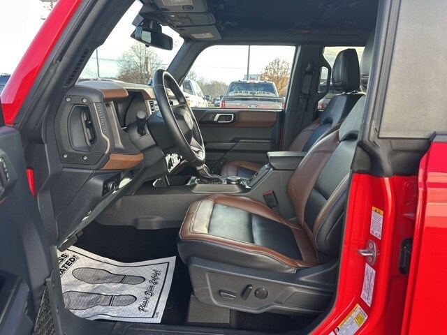 2024 Ford Bronco Outer Banks photo 2