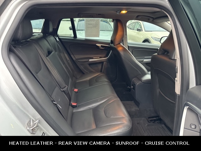 2016 VOLVO V60 - Image 14