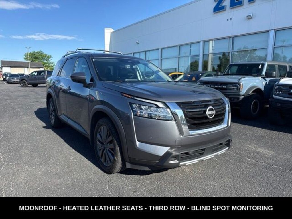 Used 2023 Nissan Pathfinder SL SUV