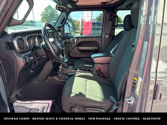 2021 Jeep Gladiator Willys photo 3