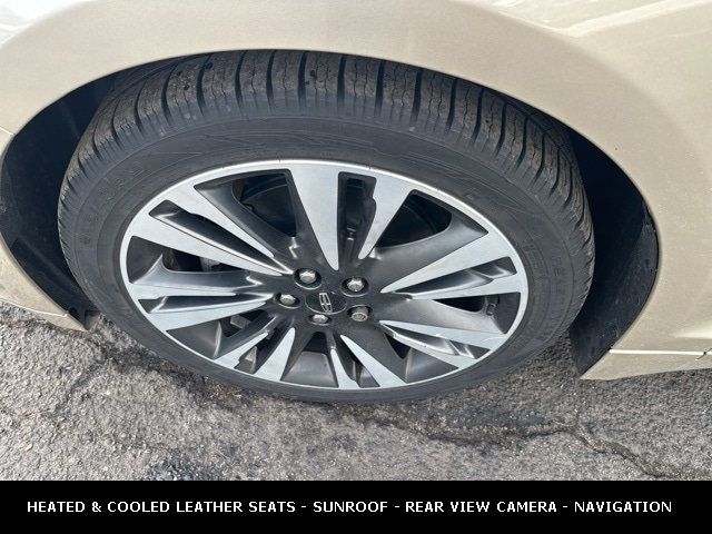 2017 LINCOLN MKZ - Image 27