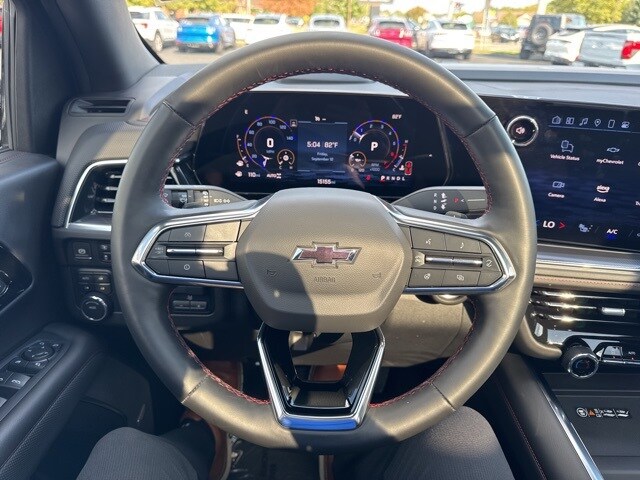 2025 Chevrolet Suburban RST photo 2