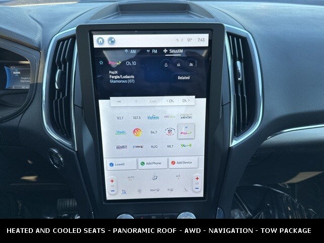 2022 Ford Edge Titanium photo 4