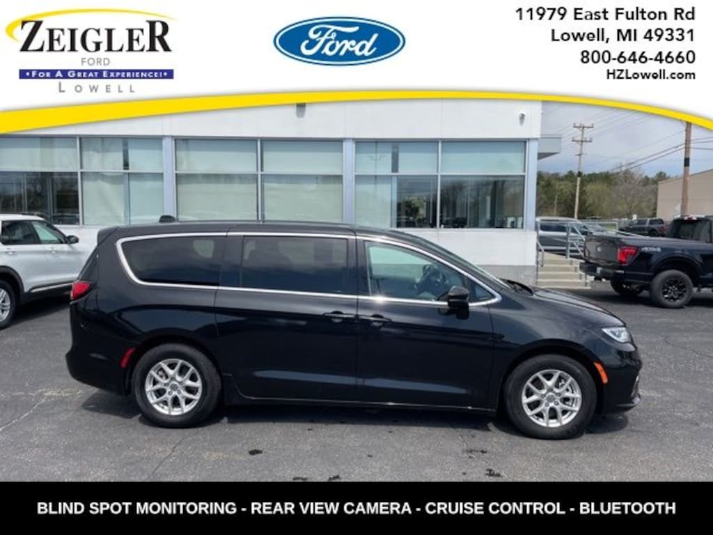 Used 2023 Chrysler Pacifica Touring L Van Passenger Van