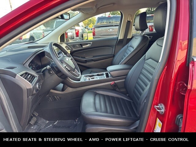 2024 Ford Edge SEL photo 3