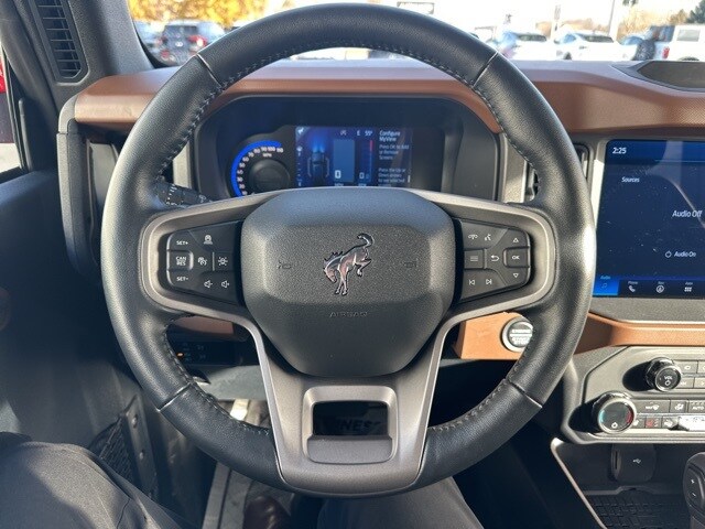 2024 Ford Bronco Outer Banks photo 3