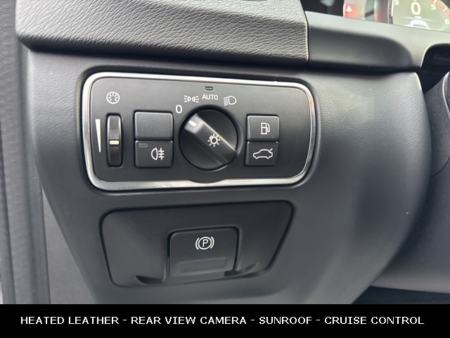 2016 VOLVO V60 - Image 19