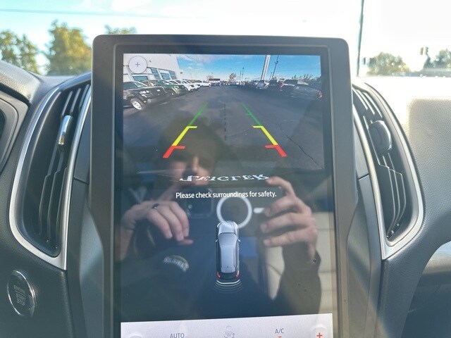 2024 Ford Edge SEL photo 4