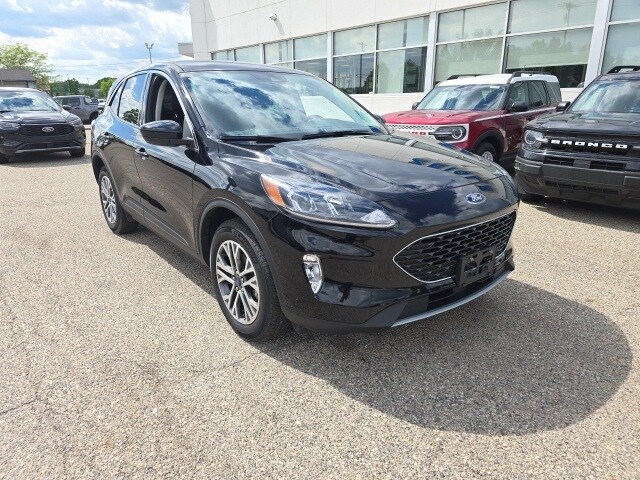 2022 Ford Escape SEL photo 2
