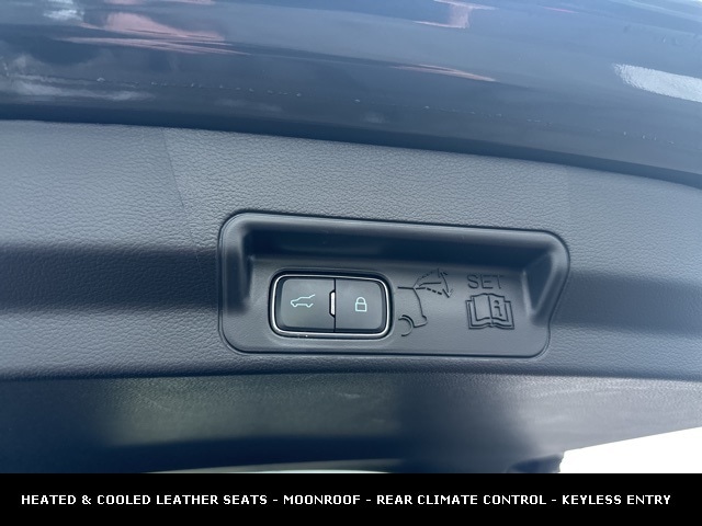 2024 FORD EXPLORER - Image 15