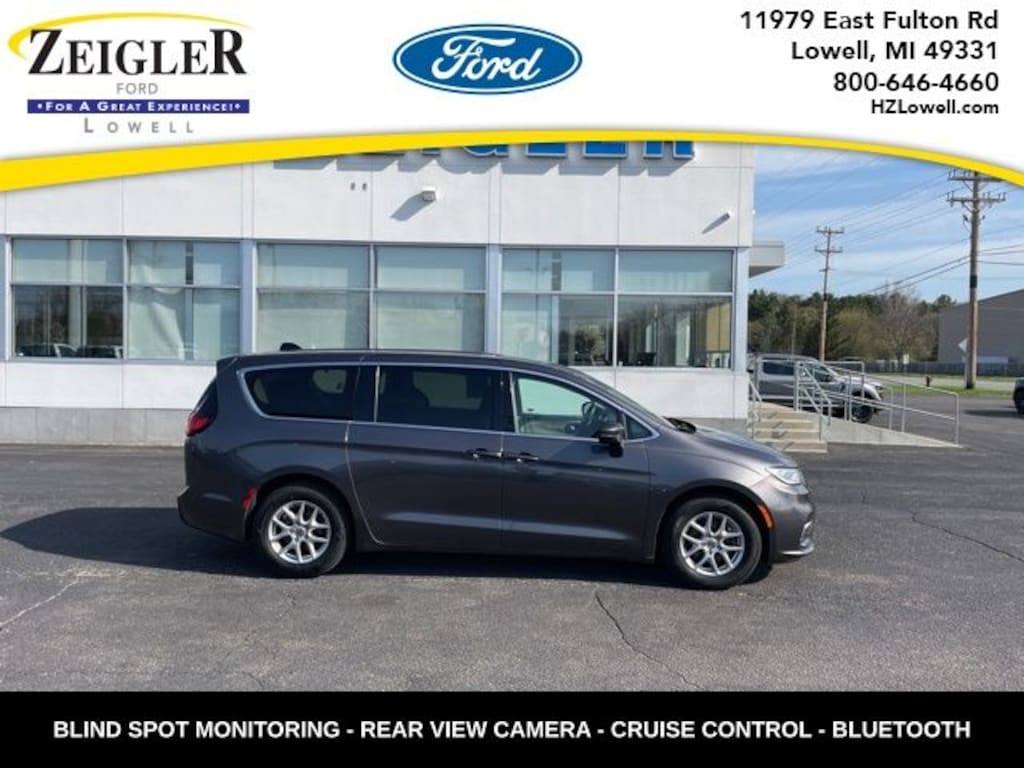 Used 2023 Chrysler Pacifica Touring L Van Passenger Van