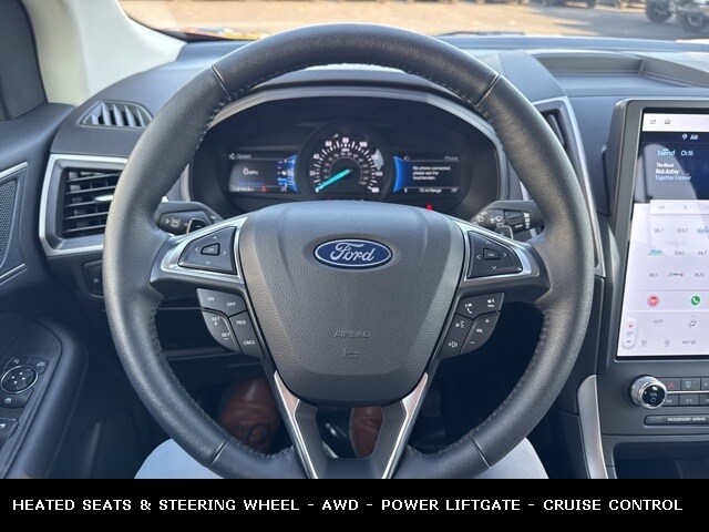 2024 Ford Edge SEL photo 2