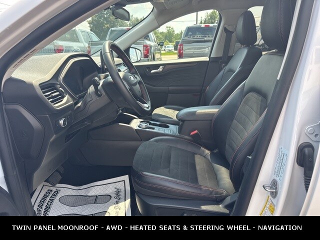 2022 Ford Escape SEL photo 3