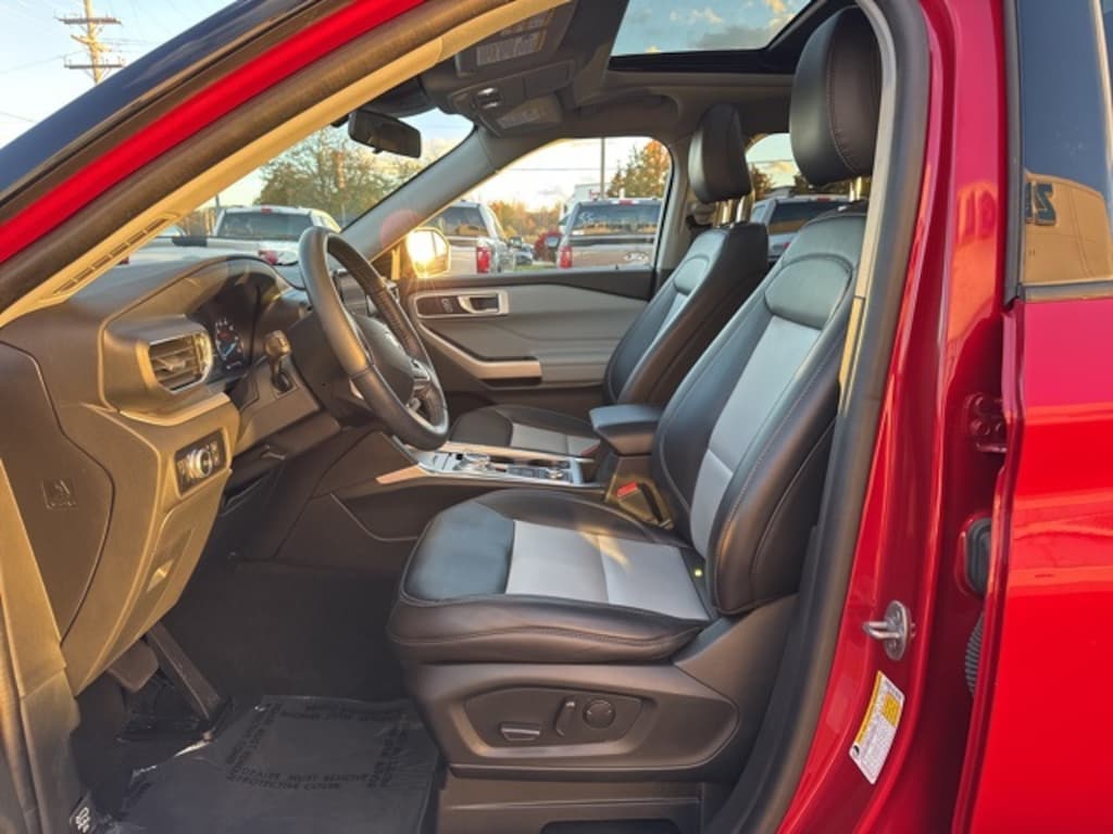 Used 2022 Ford Explorer XLT SUV