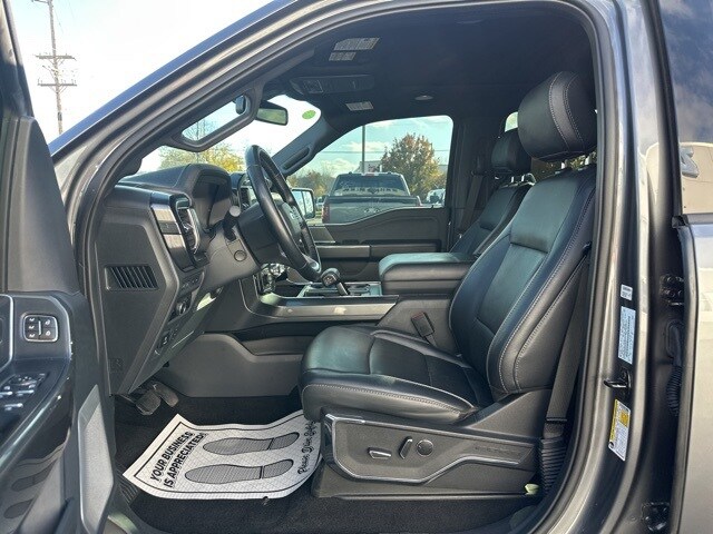 2023 Ford F-150 Lariat photo 2