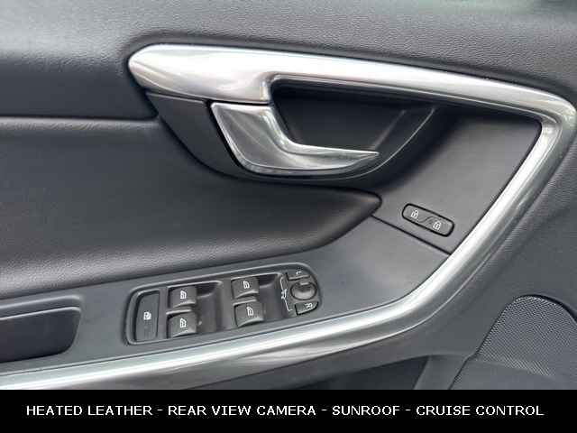 2016 VOLVO V60 - Image 18