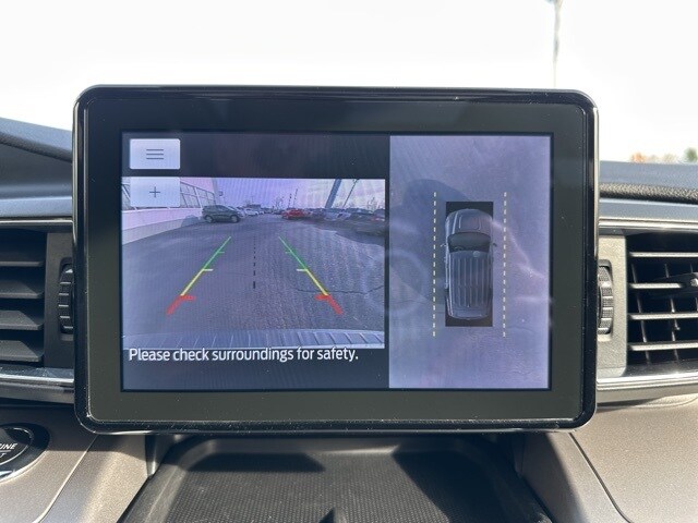 2022 Ford Explorer XLT photo 2