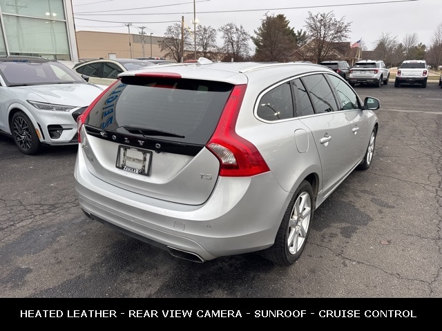2016 VOLVO V60 - Image 11