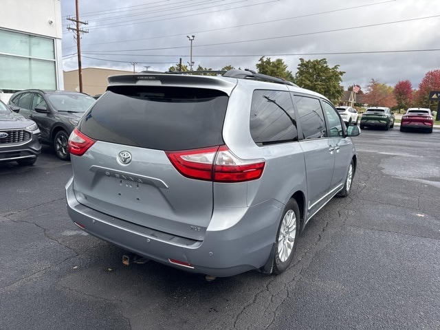 2016 TOYOTA SIENNA - Image 11