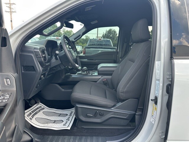 2024 Ford F-150 XLT photo 2
