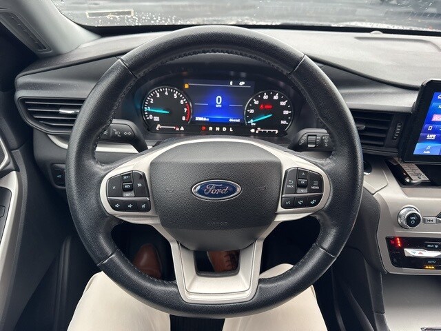 2022 Ford Explorer XLT photo 2