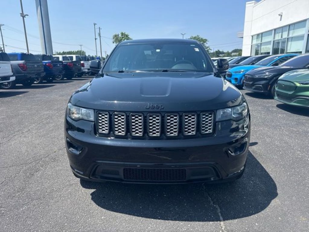 Used 2018 Jeep Grand Cherokee Altitude SUV