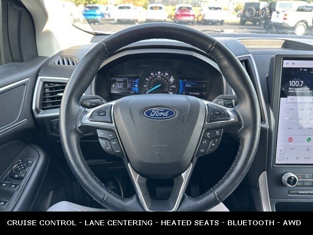 2023 Ford Edge SEL photo 3