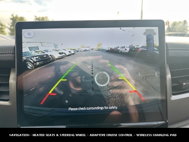 2022 Ford Expedition XLT photo 4