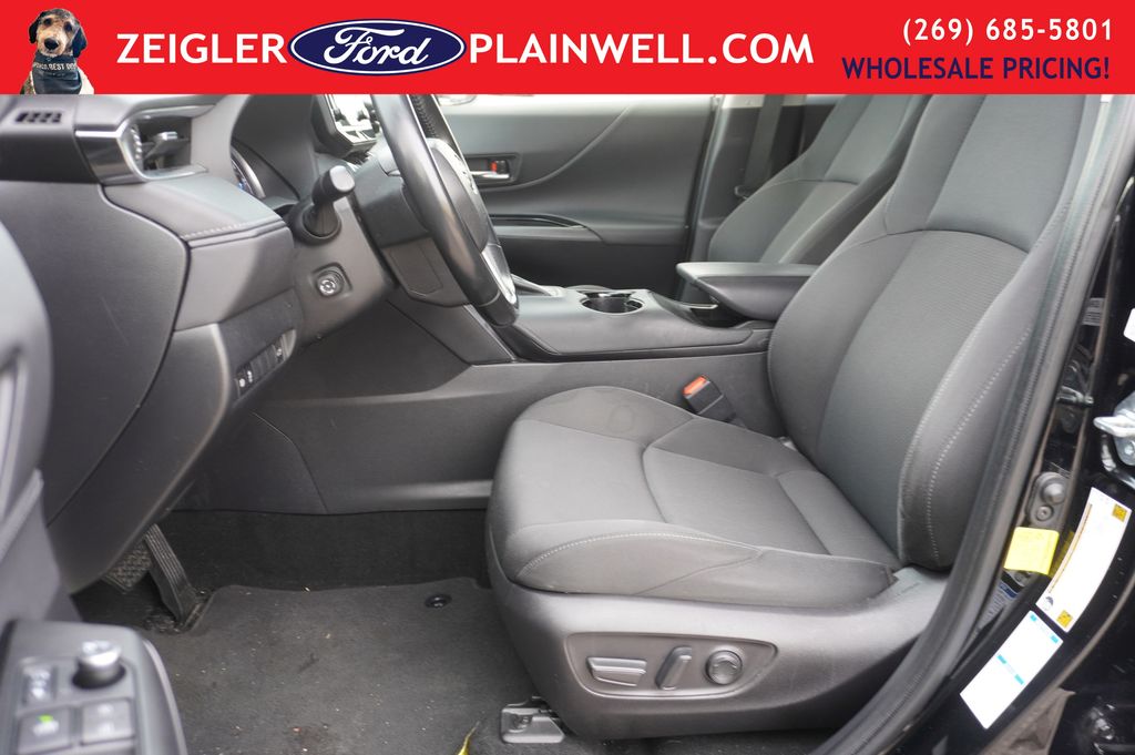 2022 TOYOTA VENZA - Image 17