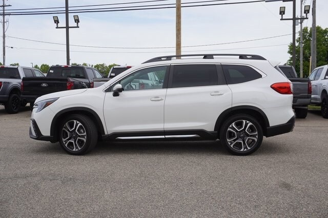 2023 Subaru Ascent Limited photo 2