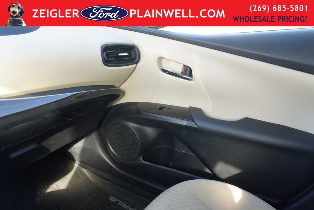 2019 TOYOTA PRIUS - Image 30
