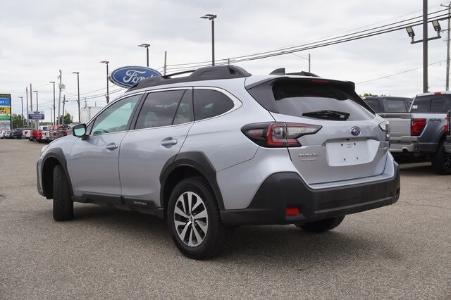 2023 Subaru Outback Premium photo 3