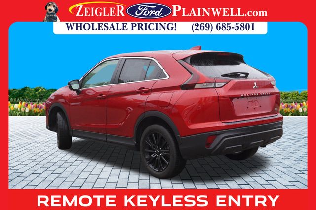 2023 Mitsubishi Eclipse Cross LE photo 2