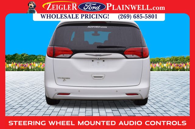 2020 Chrysler Voyager LXi photo 3