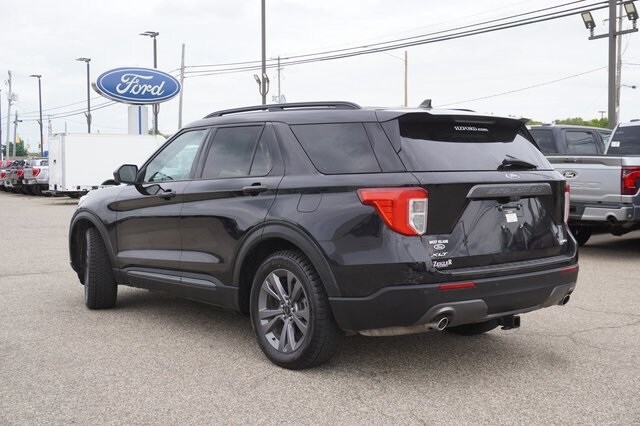 2022 Ford Explorer XLT Sport photo 3