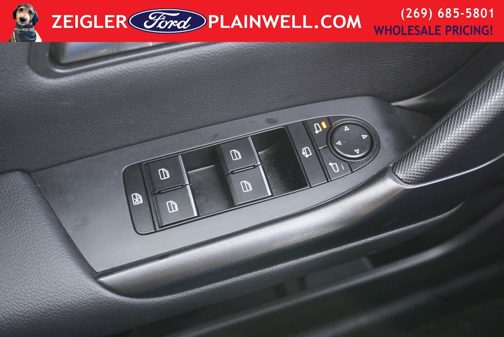 2025 MAZDA CX-50 - Image 31