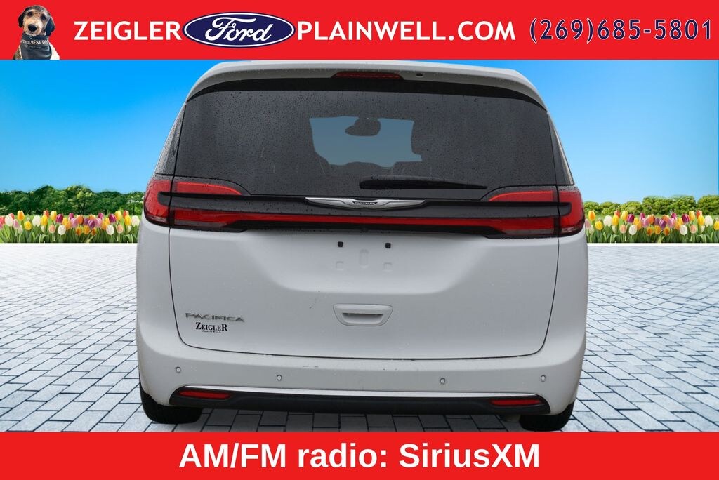 Used 2023 Chrysler Pacifica Touring L Van Passenger Van