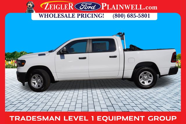 2024 Ram 1500 Tradesman photo 2