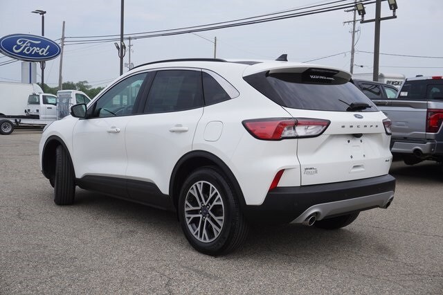 2020 Ford Escape SEL photo 3